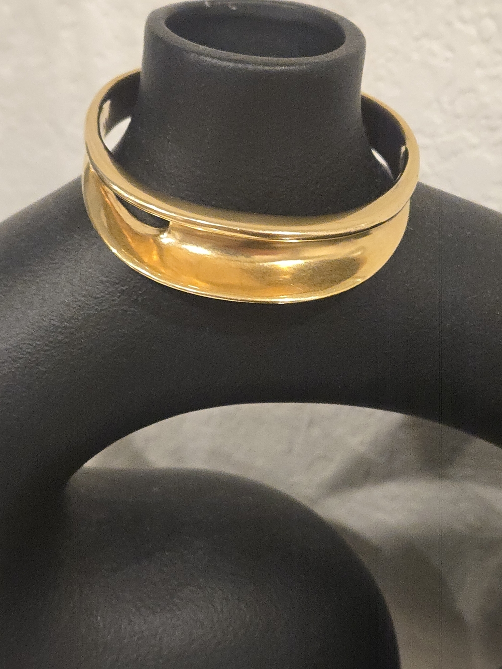 Salvatore Ferragamo Sculptural Gold-Tone Cuff — Size M